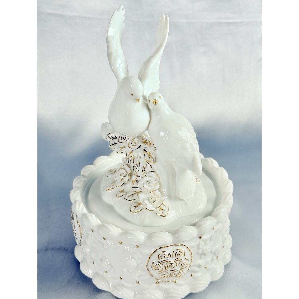 Love Doves Sculpture San Fransisco Music Box Co w/ Glass Dome Unchained Melody - Picture 7 of 12